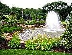 Stoneleigh Woods entrance and fountain