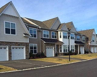 The condos at Country Pointe Woods Smithtown, Long Island NY