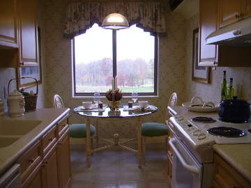 kitchen and breakfast area