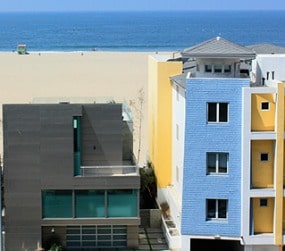 beach and apartments at Santa Monica