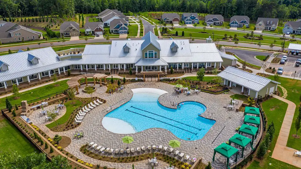 Cresswind Charlotte clubhouse and pool 55+ community