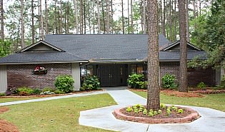 Myrtle Trace clubhouse