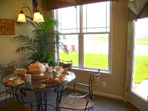 model home breakfast area at Heritage Shores